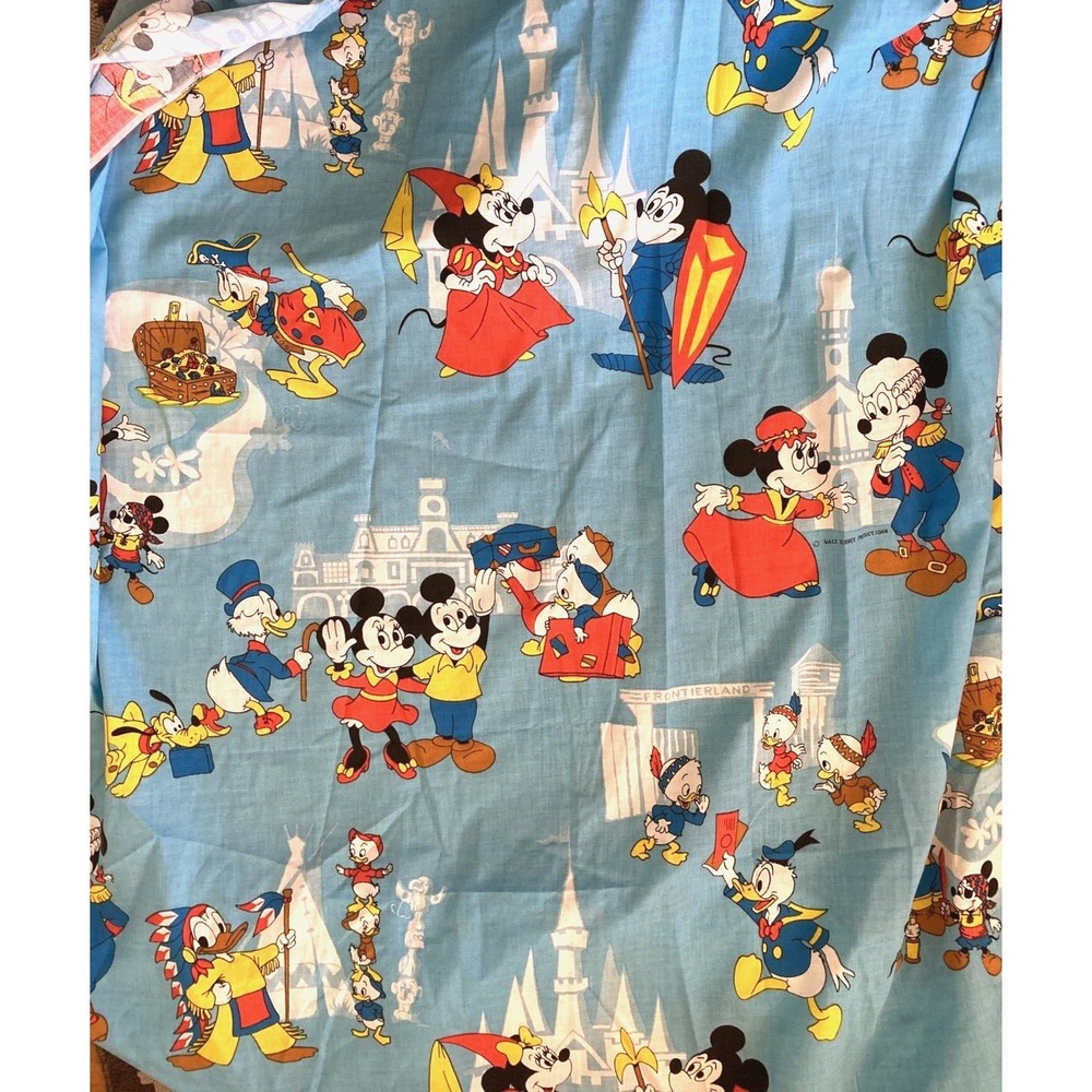 Vintage Walt Disney Disneyland twin fitted sheets Mickey Minnie Donald knight